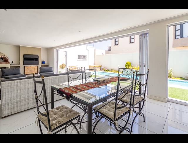5 BEDROOM FREEHOLD FOR SALE IN PARKLANDS NORTH